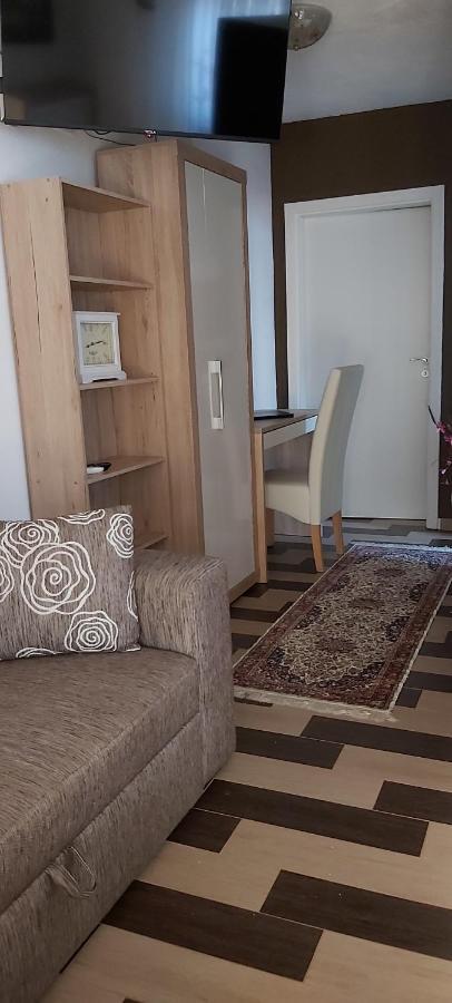 Apartment Iva Njivice Exterior foto